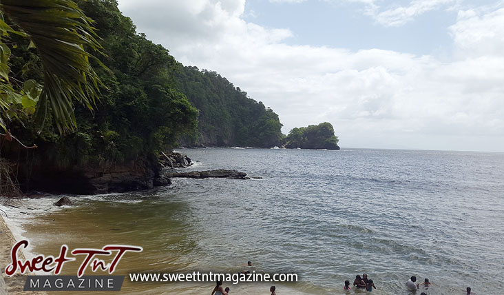 Macqueripe Bay, Beach, Mountains, Sweet T&T, Sweet TnT, Trinidad and Tobago, Trini, Travel, Vacation, Tourist, bathe, sunbathing, water, waves, seas, bathing suit, lime, vacation, family, outing, children, how to, women, men, children
