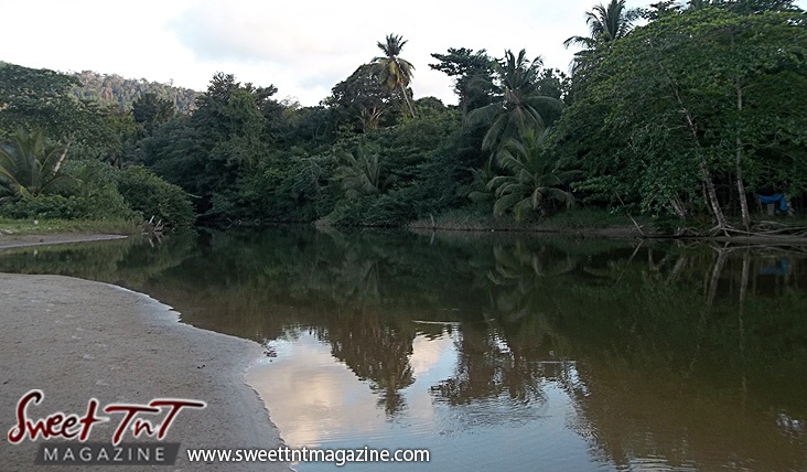 Las Cuevas Beach River in sweet T&T for Sweet TnT Magazine, Culturama Publishing Company, for news in Trinidad, in Port of Spain, Trinidad and Tobago, with positive how to photography.